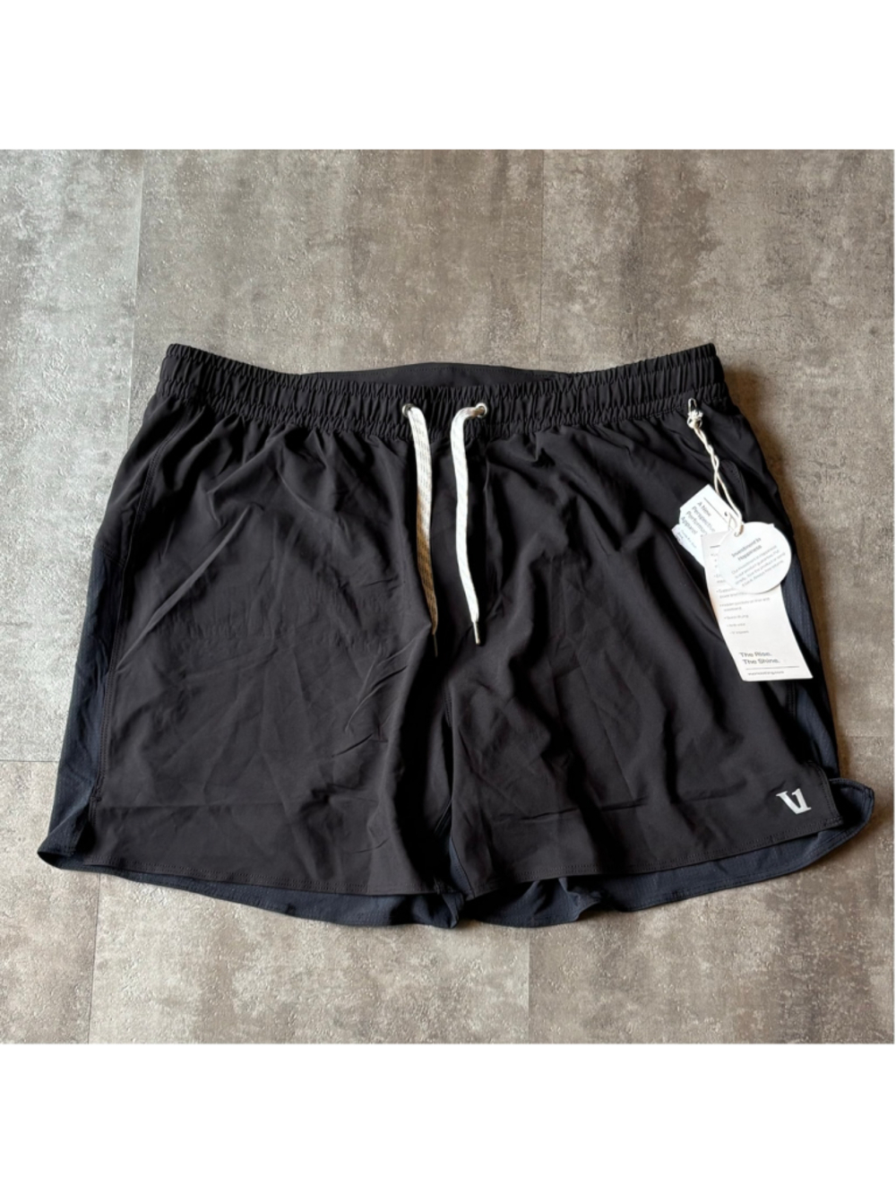 Vuori Course Run Shorts Men’s Large Black NWT
